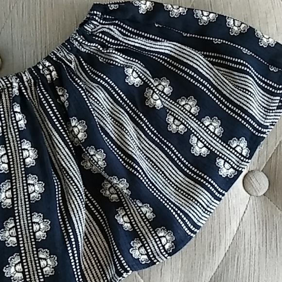 Top - Picture 2 of 3